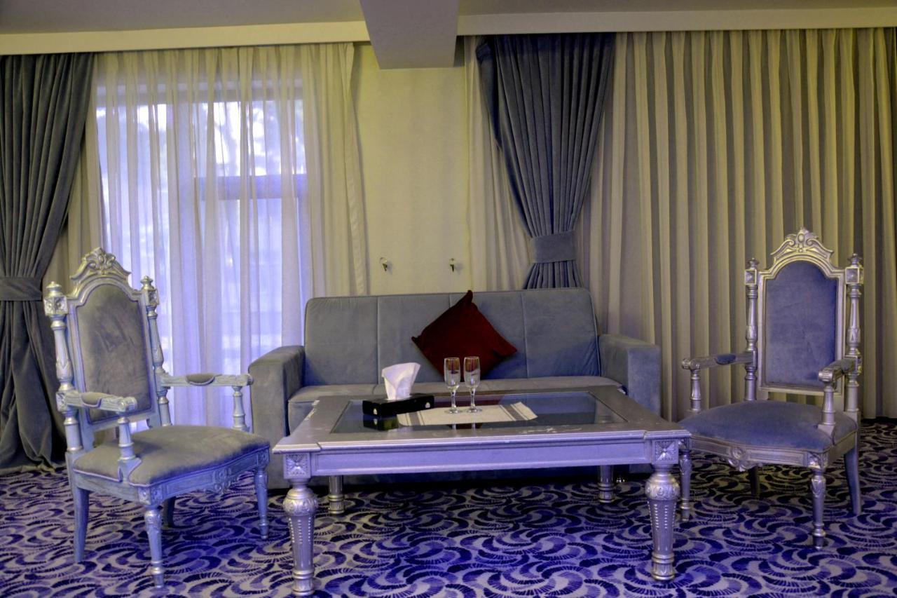 Deluxe Hotel ギャンジャ エクステリア 写真
