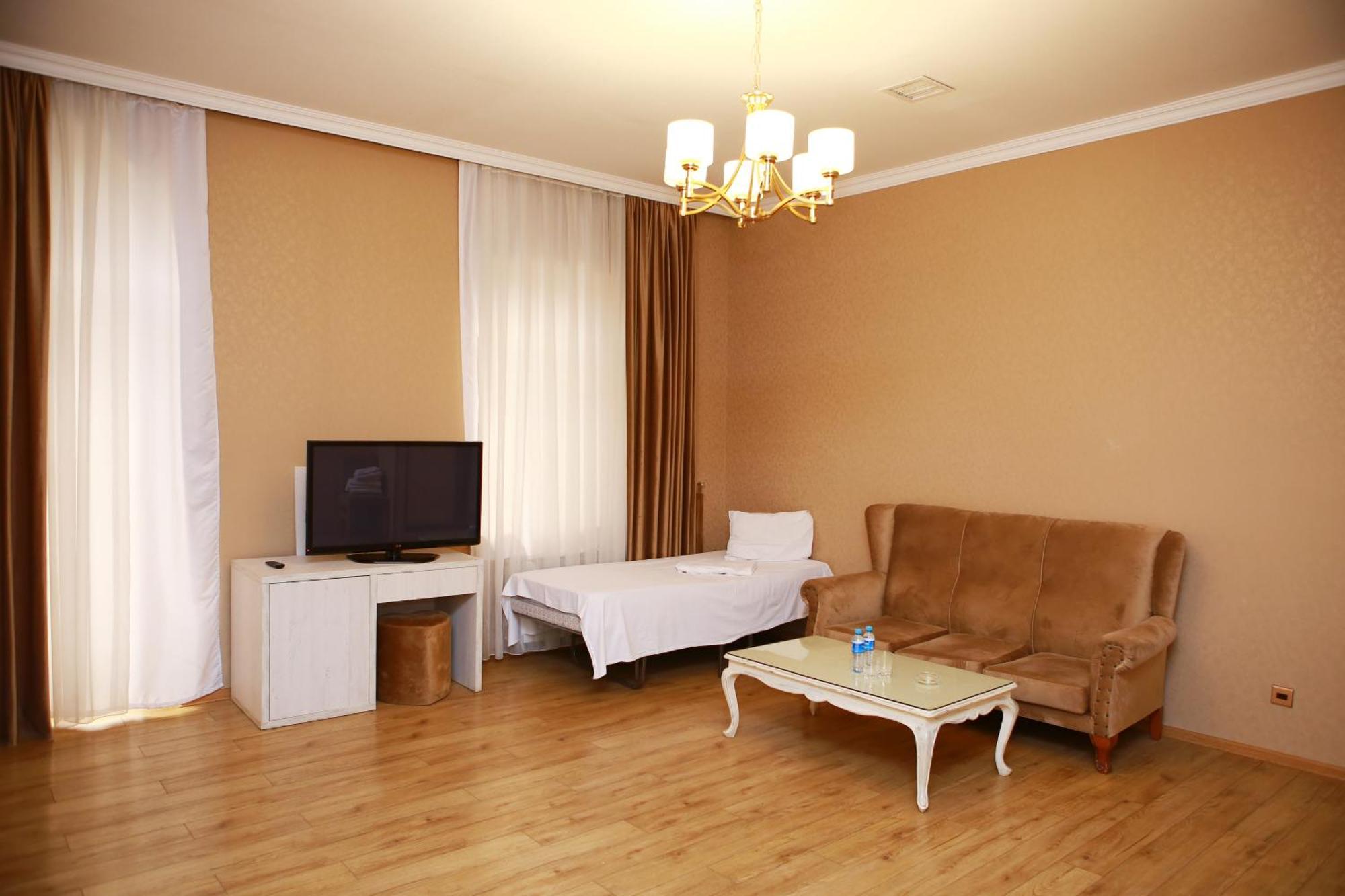 Deluxe Hotel ギャンジャ エクステリア 写真